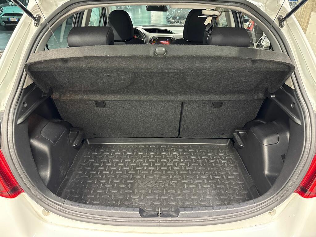 Toyota Yaris 1.4 d-4d Cool 5p E6