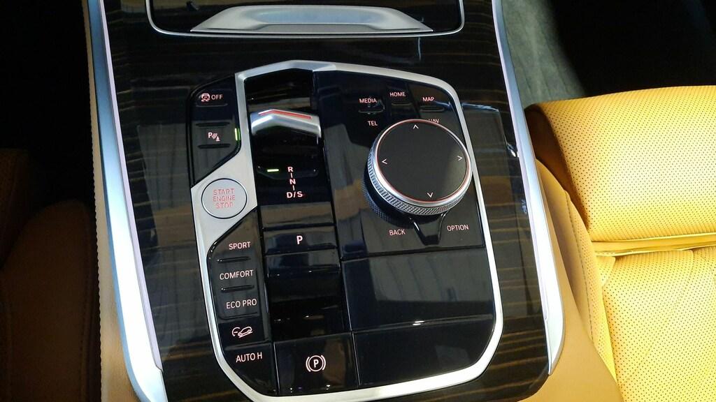 BMW X5 xdrive30d mhev 48V xLine auto