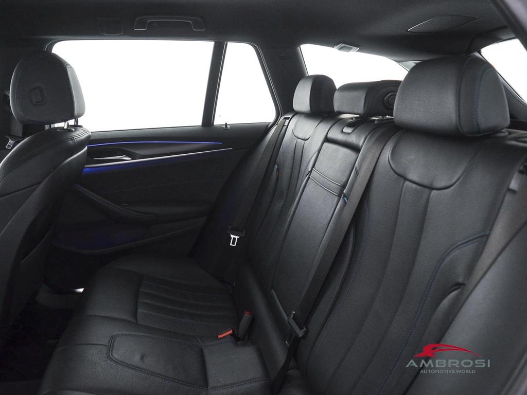 BMW Serie 5 530d Touring mhev 48V xdrive Msport auto