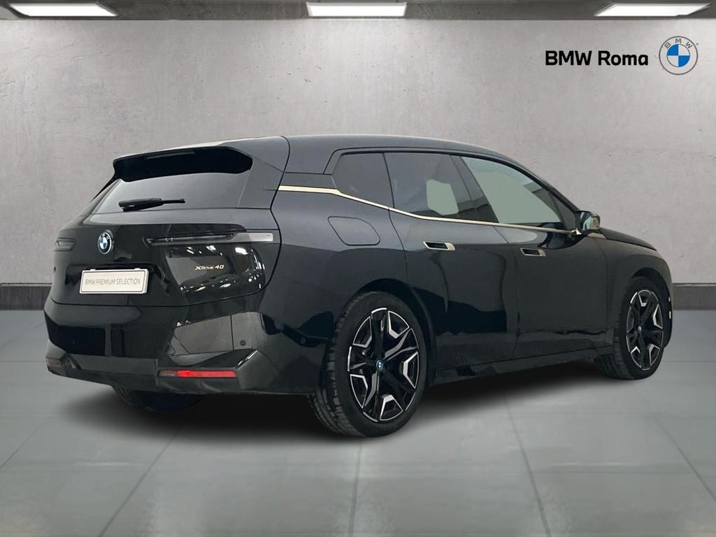 BMW iX xdrive40 pacchetto sportivo