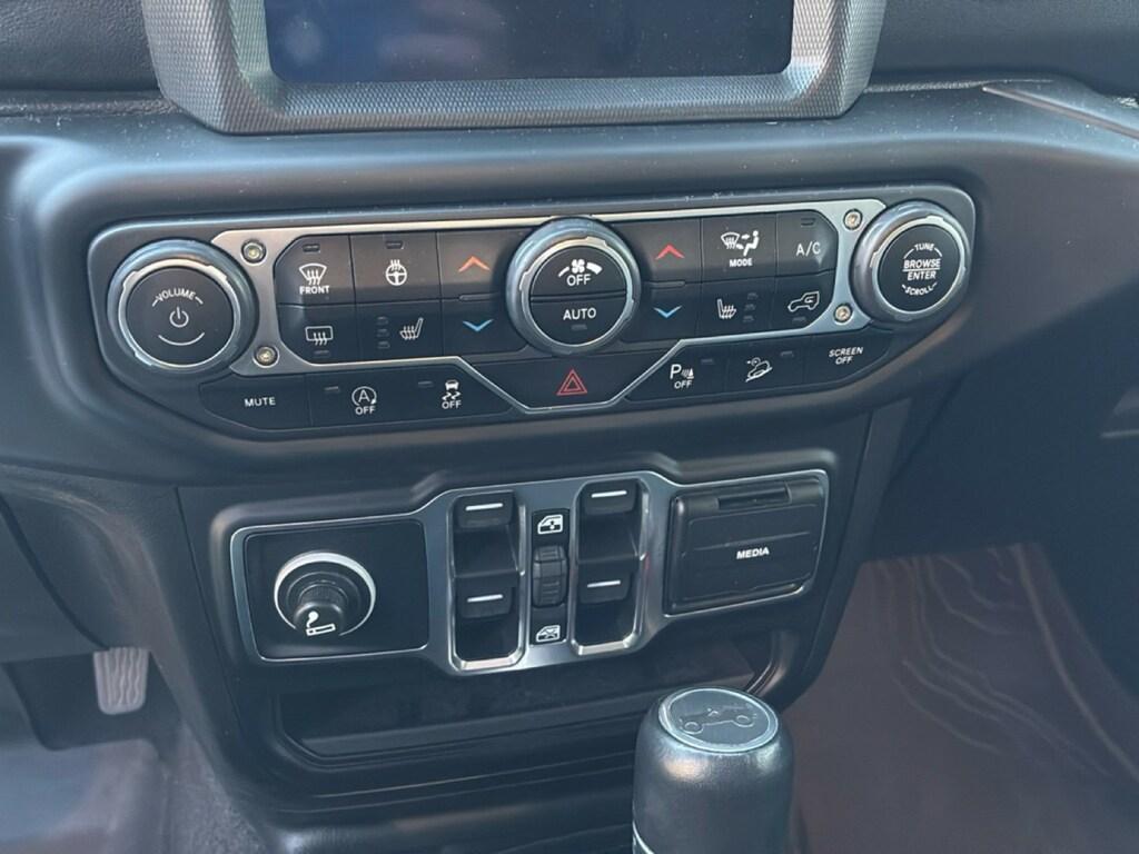 Jeep Wrangler Unlimited 2.0 turbo Sahara auto