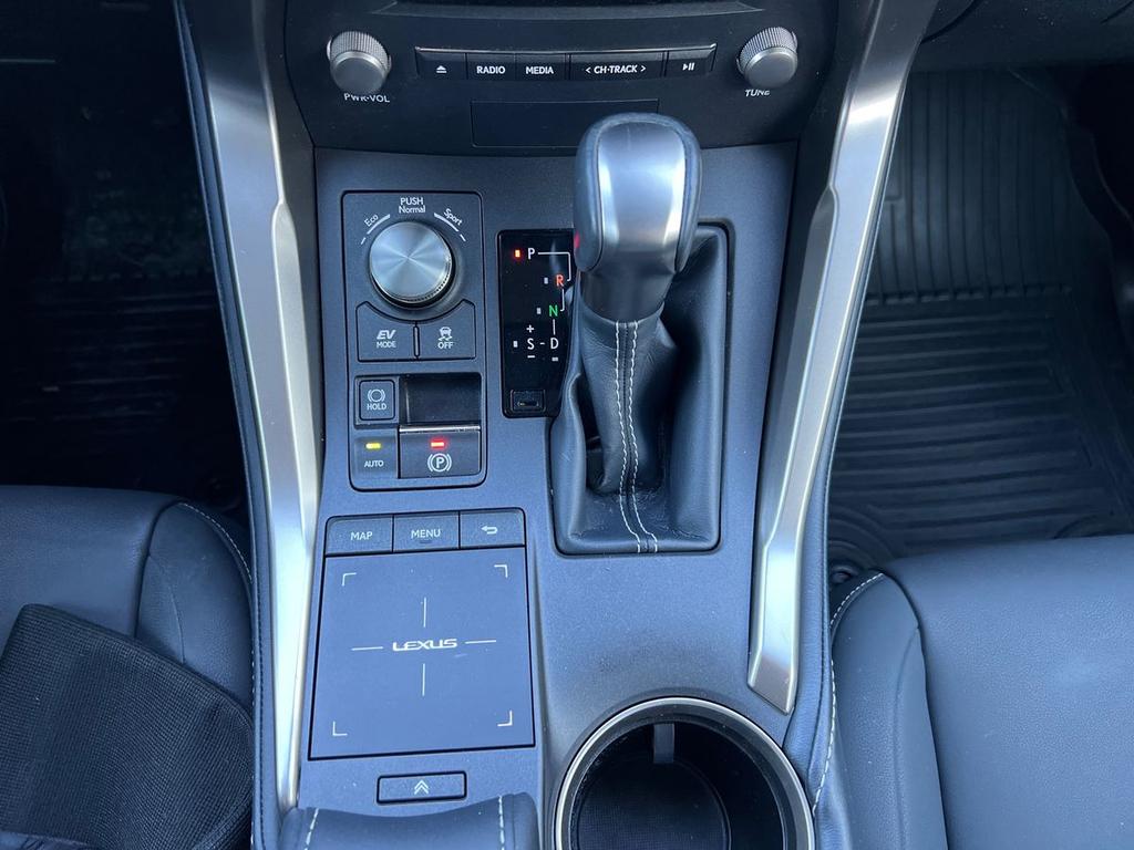 Lexus NX 300 h 2.5 Premium 4wd cvt