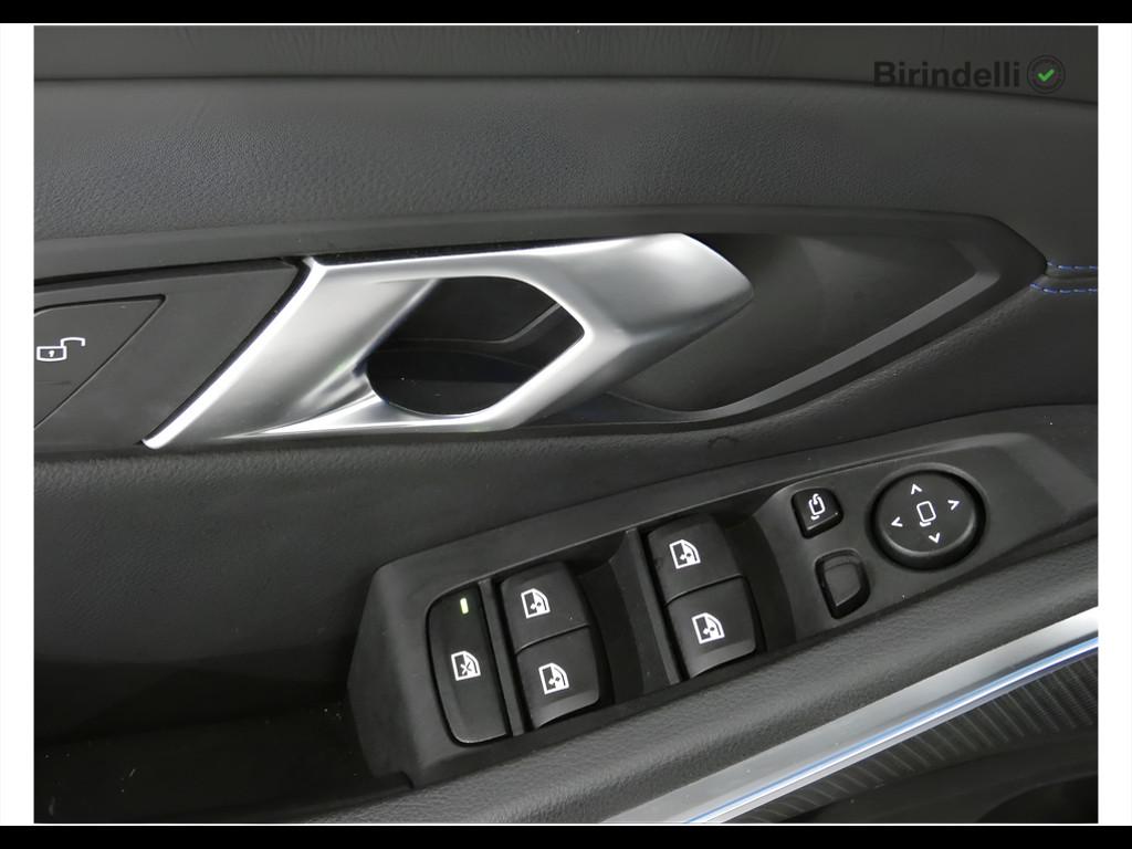 BMW Serie 3 318d Touring mhev 48V auto