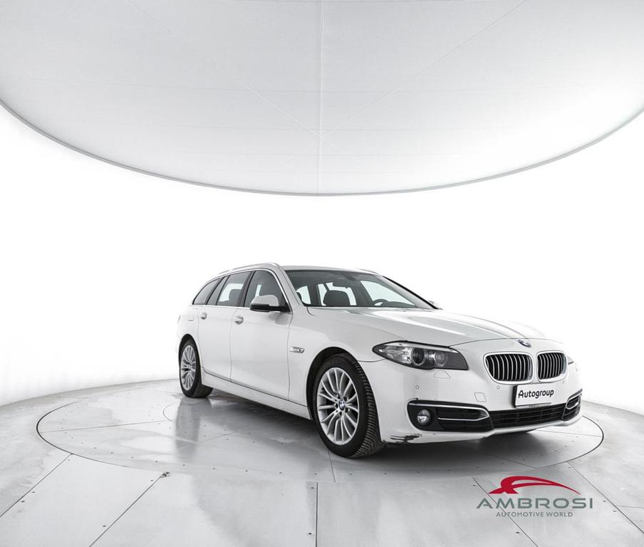BMW Serie 5 520d Touring xdrive Luxury 190cv auto