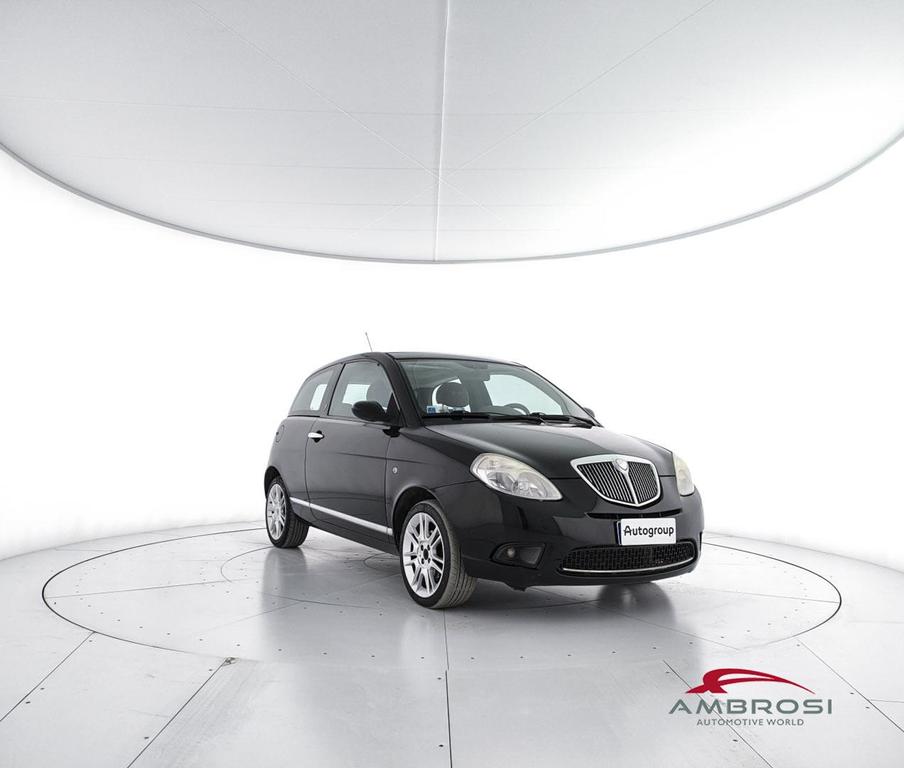 Lancia Ypsilon 1.3 mjt 16v Oro Giallo 90cv