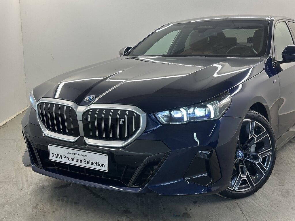 BMW i5 edrive40
