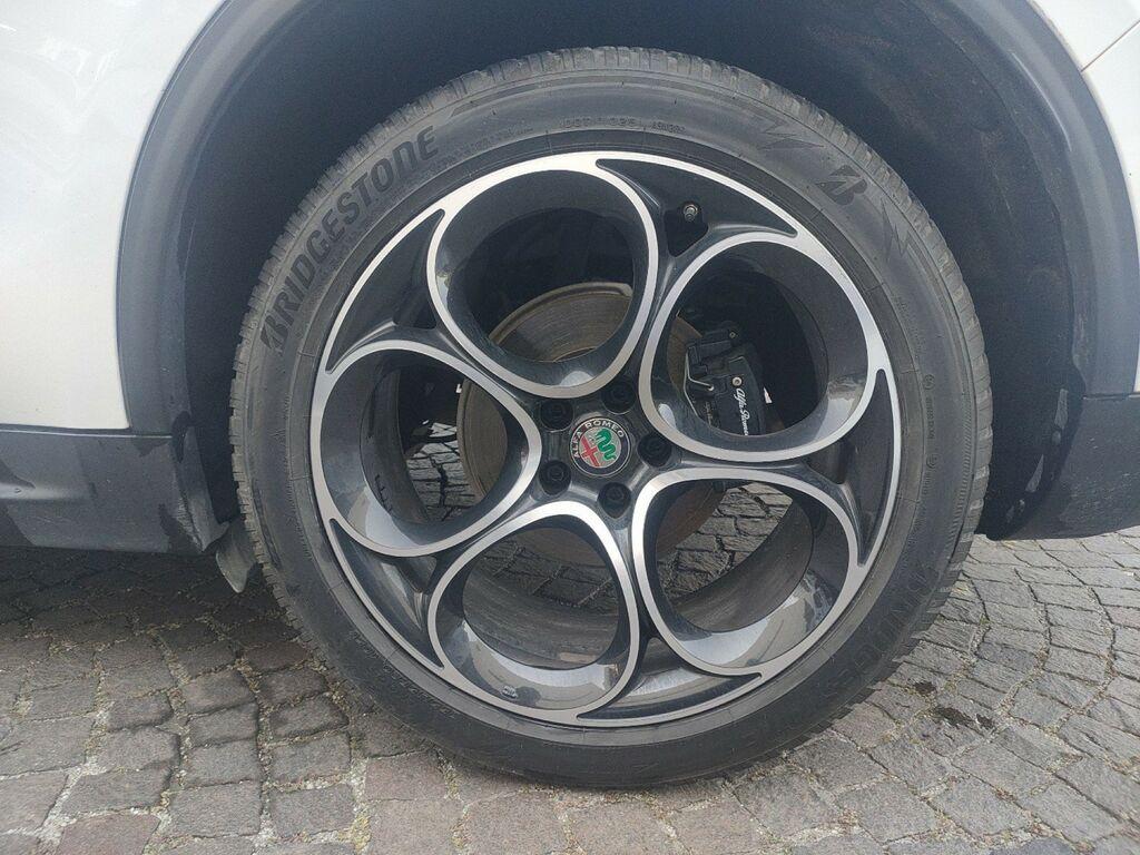 Alfa Romeo Stelvio 2.2 t Executive Q4 210cv auto my19