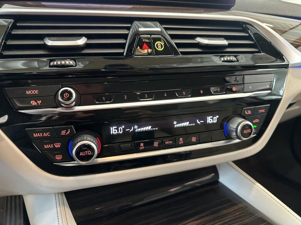 BMW Serie 5 530d Touring mhev 48V xdrive Luxury auto