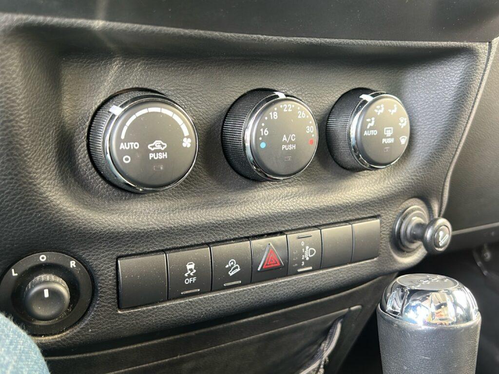Jeep Wrangler 2.8 crd Sport auto E5+