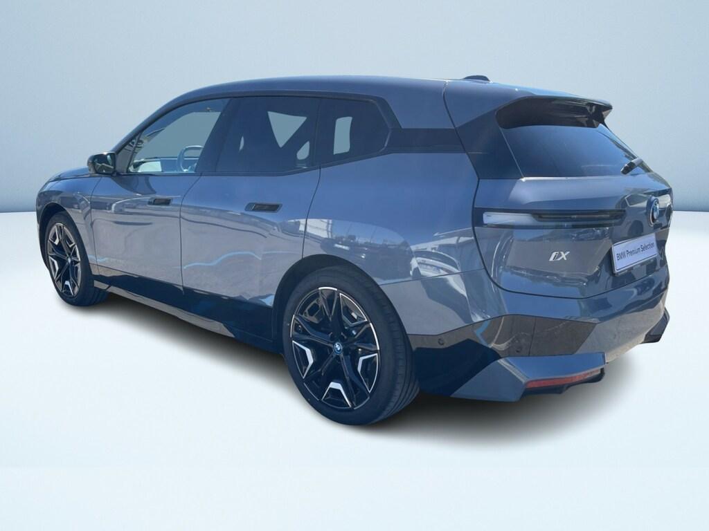 BMW iX xdrive40 pacchetto sportivo