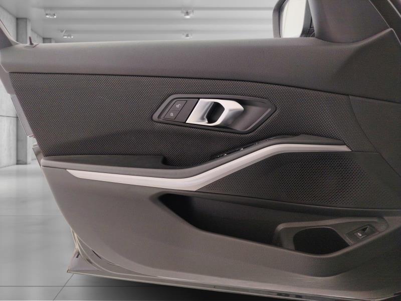 BMW Serie 3 320d Touring mhev 48V xdrive Business Advantage auto