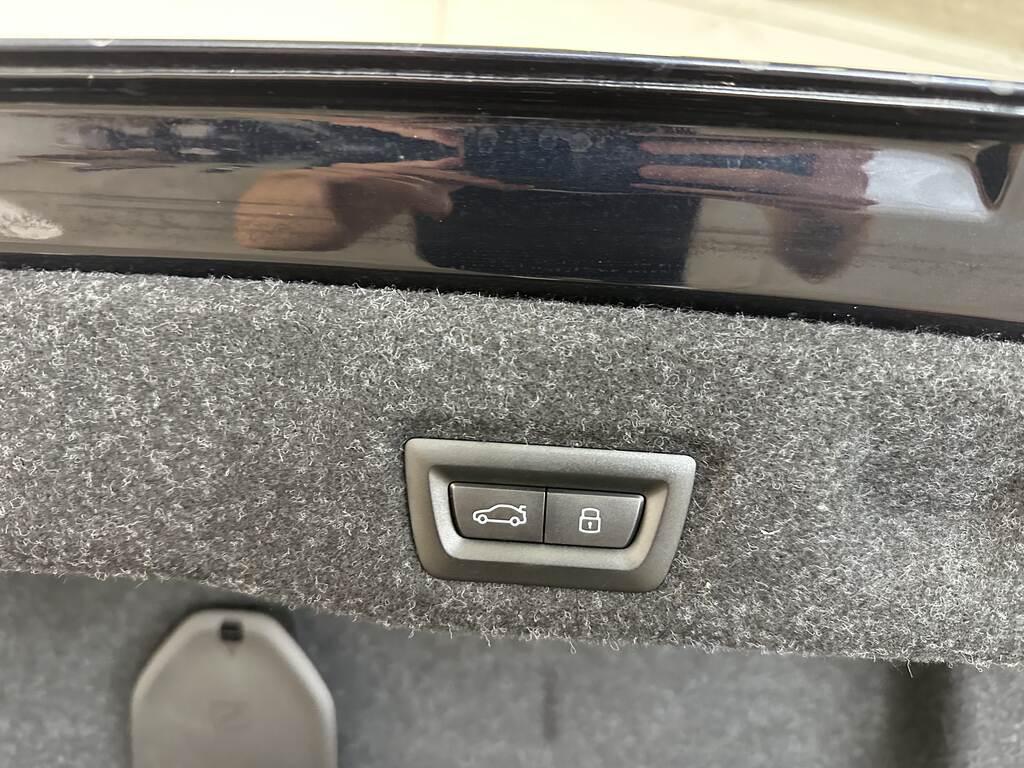 BMW i5 xdrive40