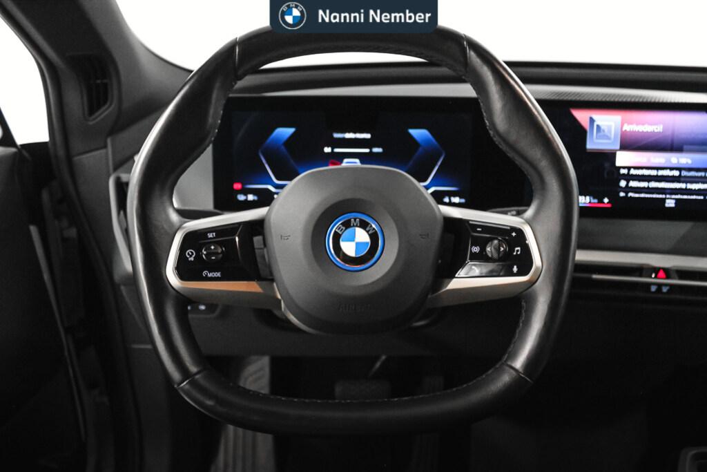 BMW iX xdrive40 pacchetto sportivo
