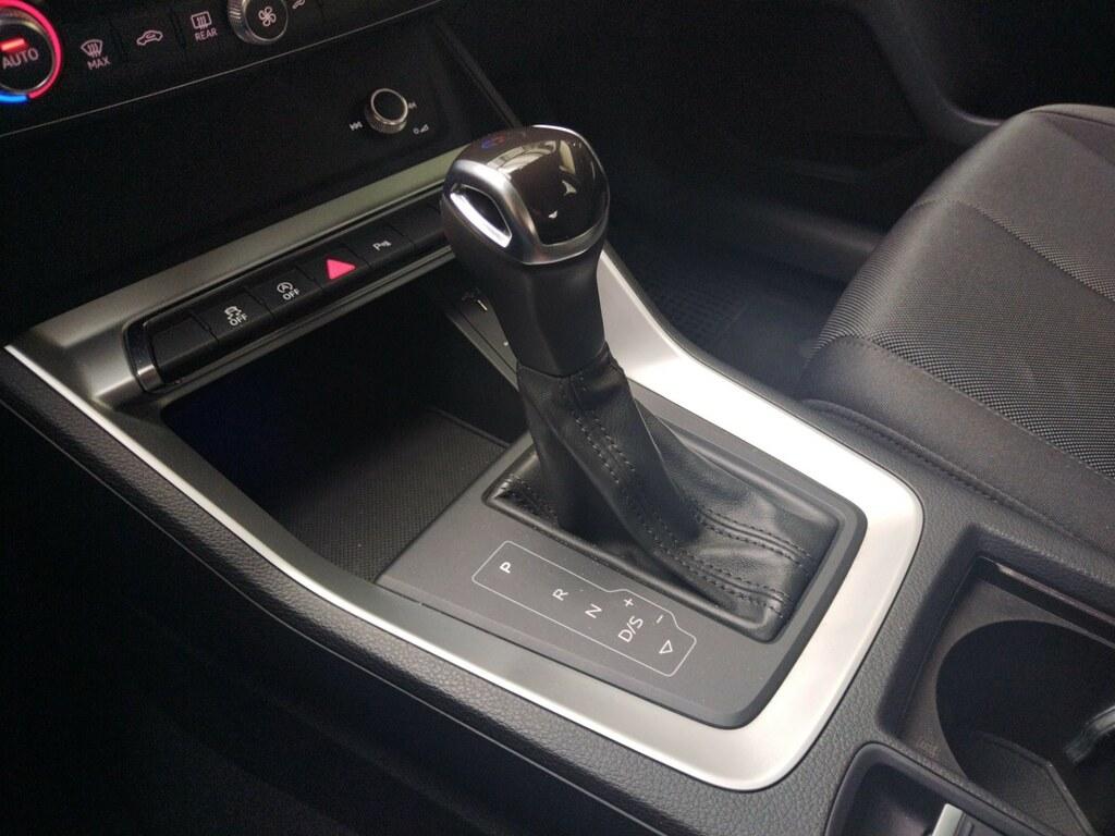 Audi Q3 35 2.0 tdi Business Advanced s-tronic