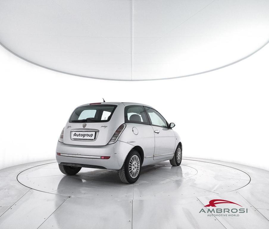 Lancia Ypsilon 1.3 mjt 16v Oro Bianco 90cv