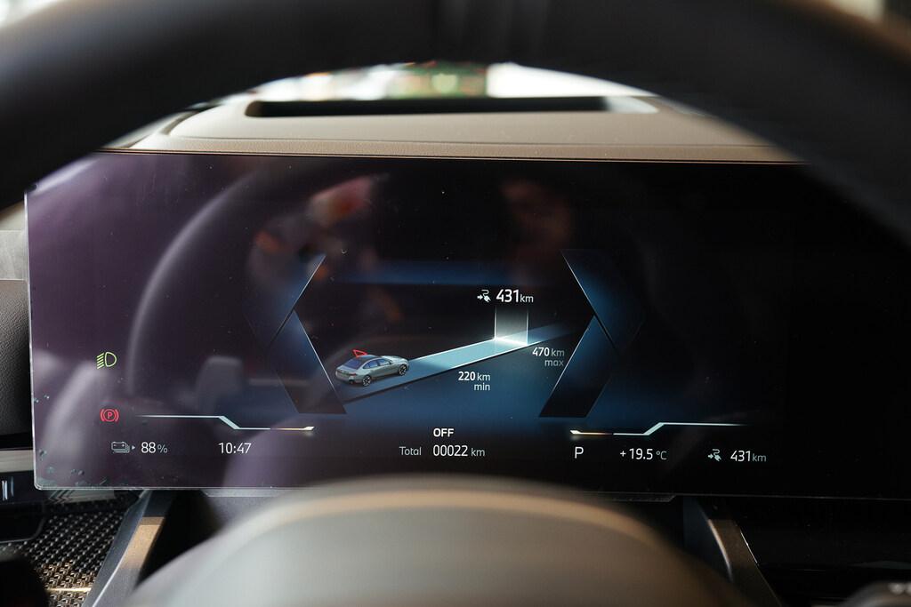 BMW i5 edrive40