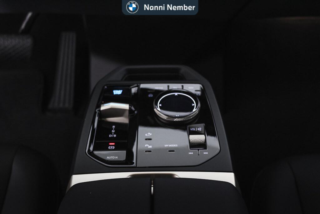 BMW iX xdrive40 pacchetto sportivo