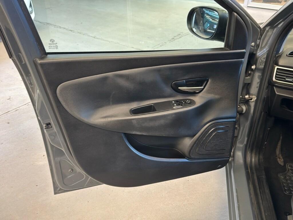 Lancia Ypsilon 1.2 8v Gold s/CL 69cv E6