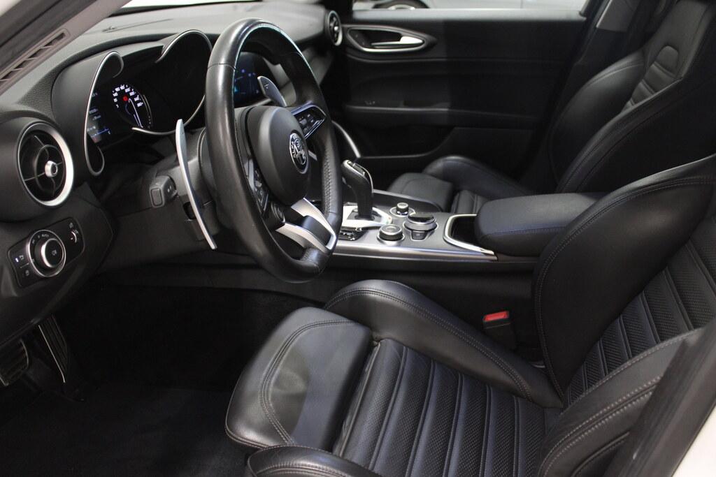 Alfa Romeo Giulia 2.0 t Sport Tech 200cv auto
