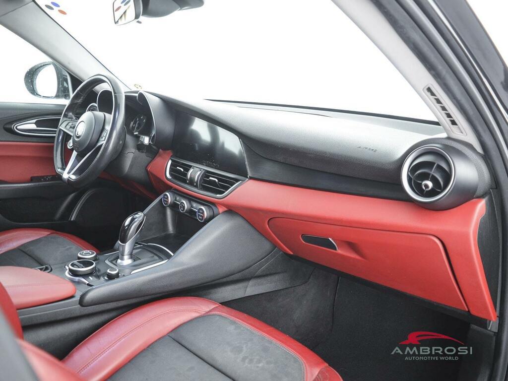 Alfa Romeo Giulia 2.2 t Business Sport Launch Edition 180cv auto