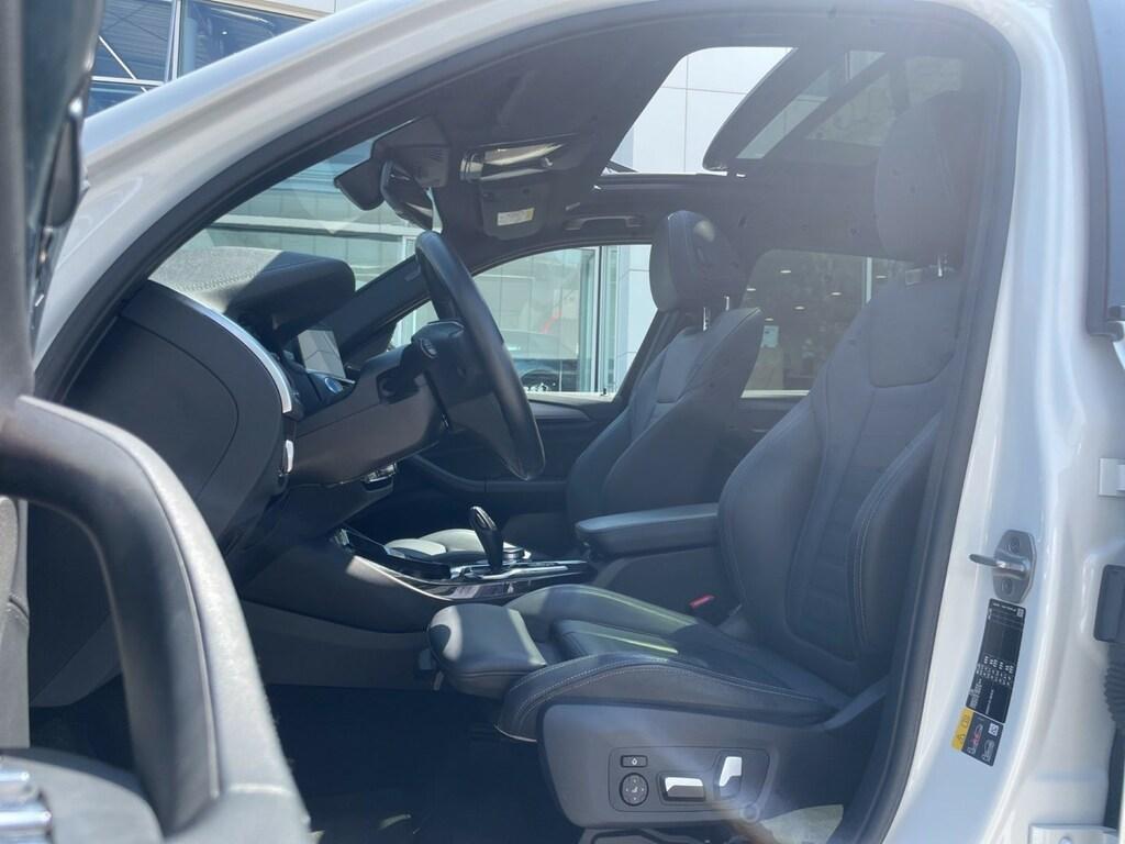 BMW iX3 bev Impressive