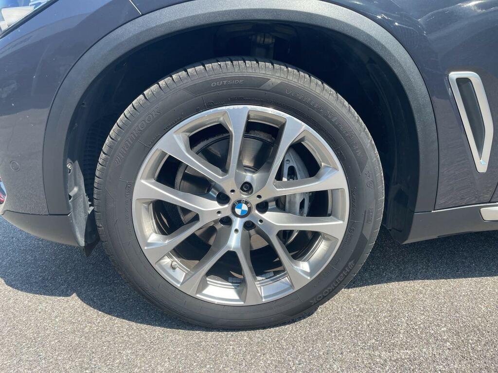 BMW X5 xdrive30d mhev 48V xLine auto