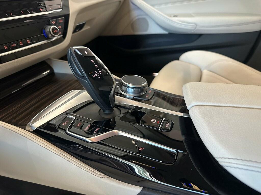 BMW Serie 5 530d Touring mhev 48V xdrive Luxury auto