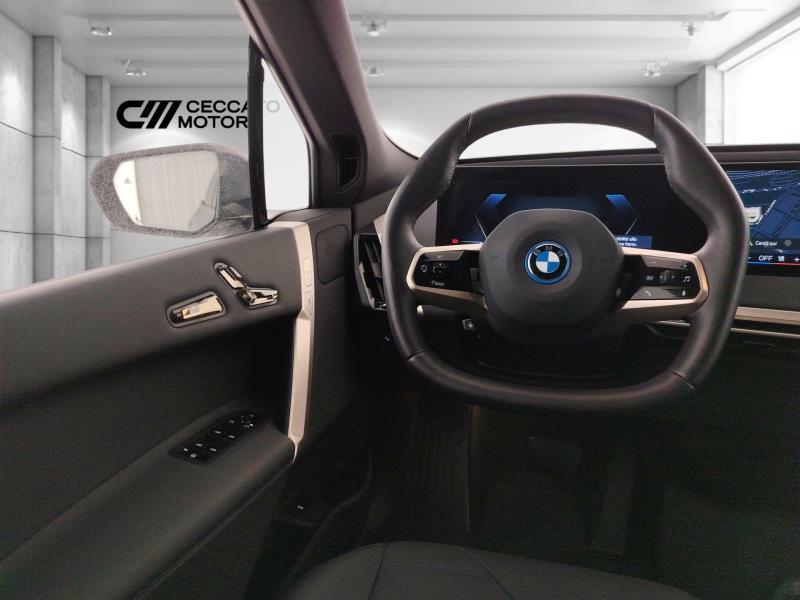 BMW iX xdrive50 pacchetto sportivo