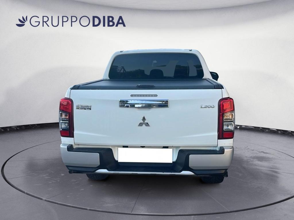 Mitsubishi L200 d.cab 2.3d Invite Connect 4wd 150cv