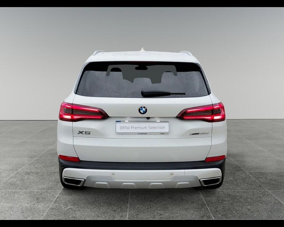 BMW X5 xdrive30d mhev 48V xLine auto