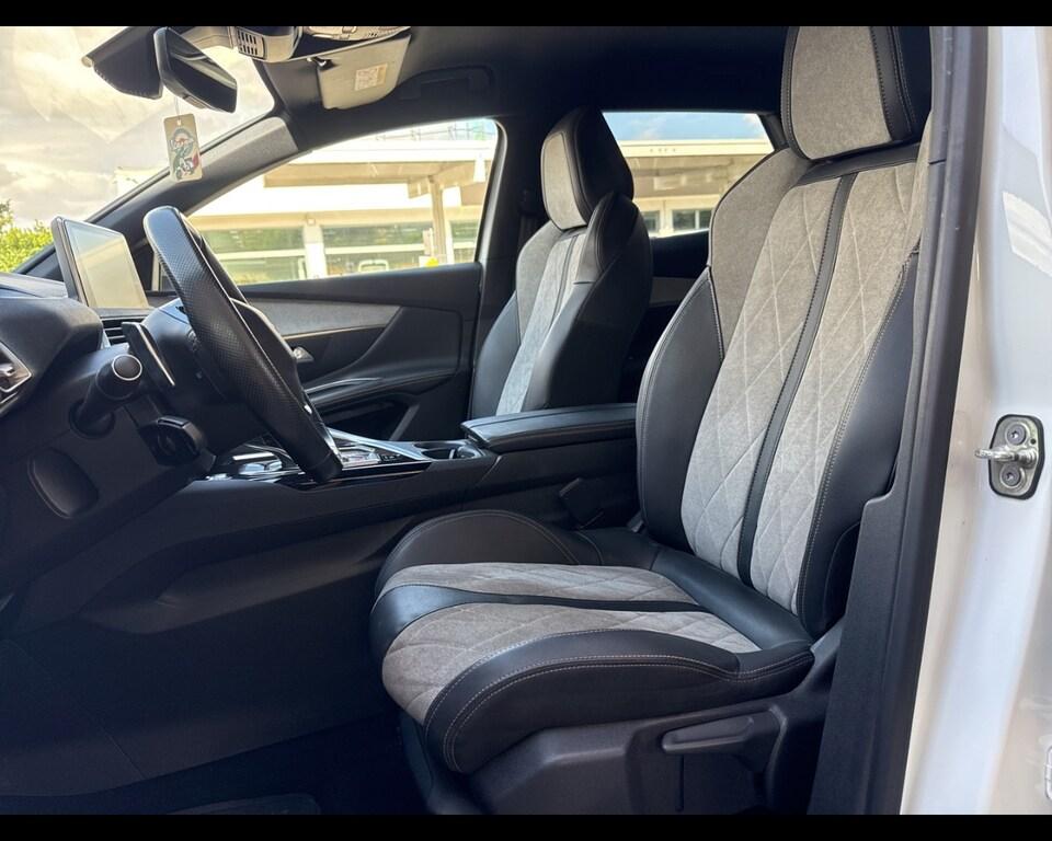 Peugeot 3008 1.6 hybrid4 GT Line 300cv e-eat8