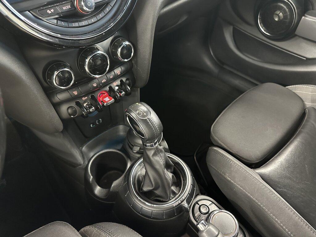 Mini Cooper D 1.5 D Cooper D Auto
