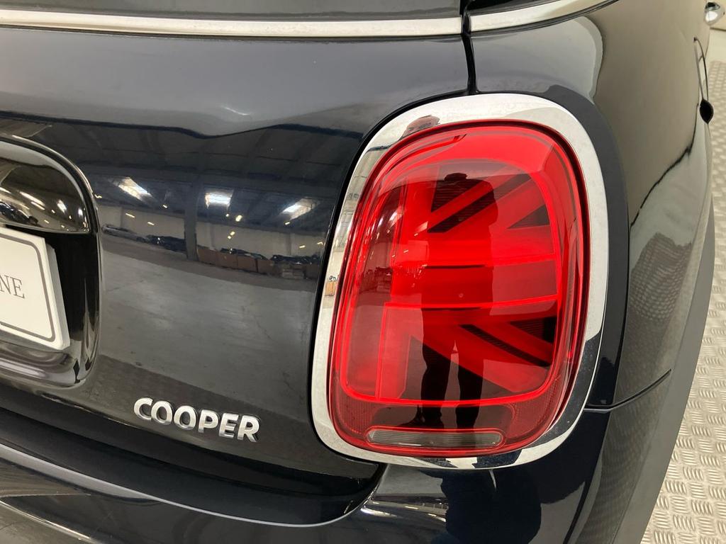Mini Cooper 1.5 TwinPower Turbo Cooper Business DCT