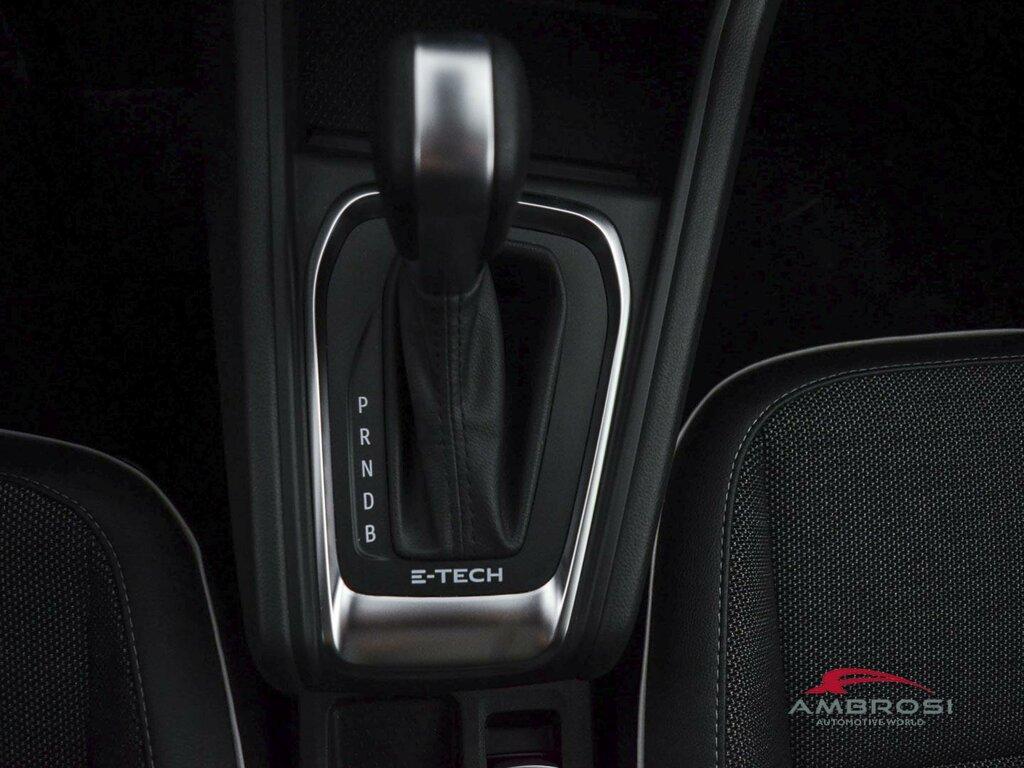 Renault Captur 1.6 E-Tech hybrid Techno Fast Track 145cv auto
