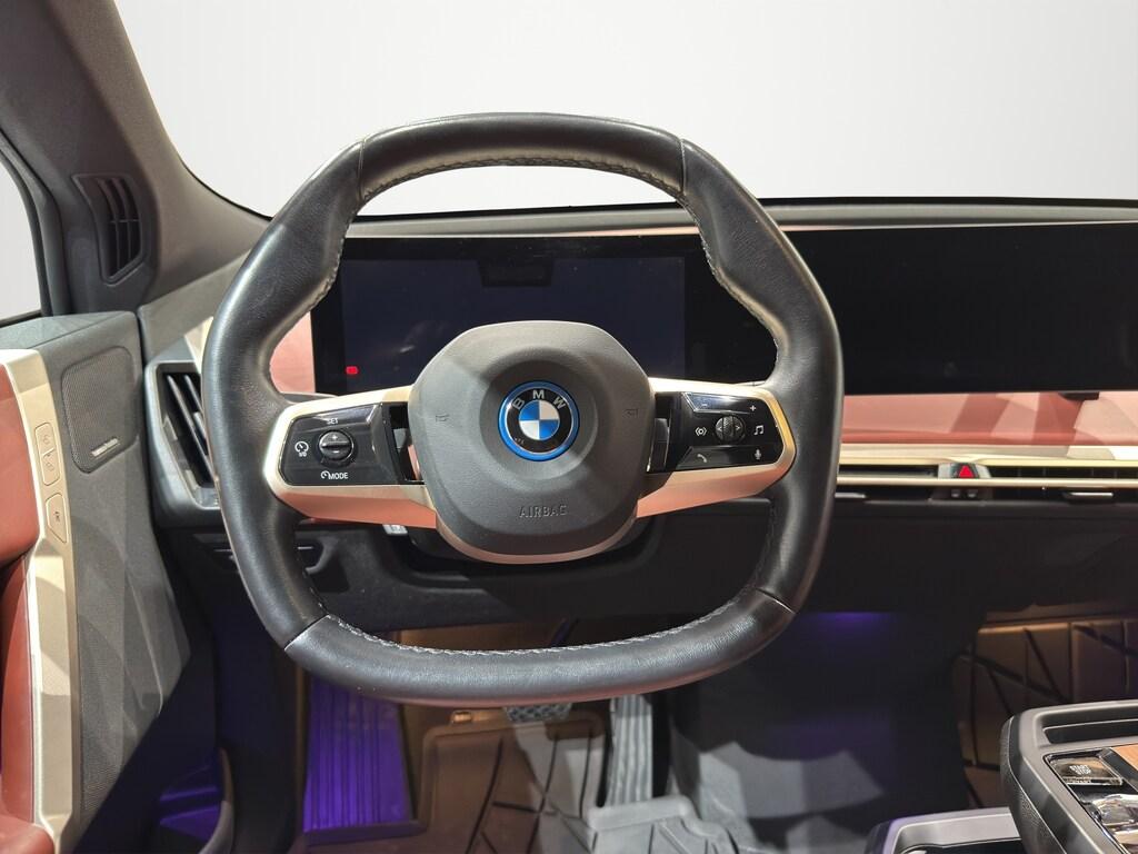 BMW iX xdrive50 pacchetto sportivo