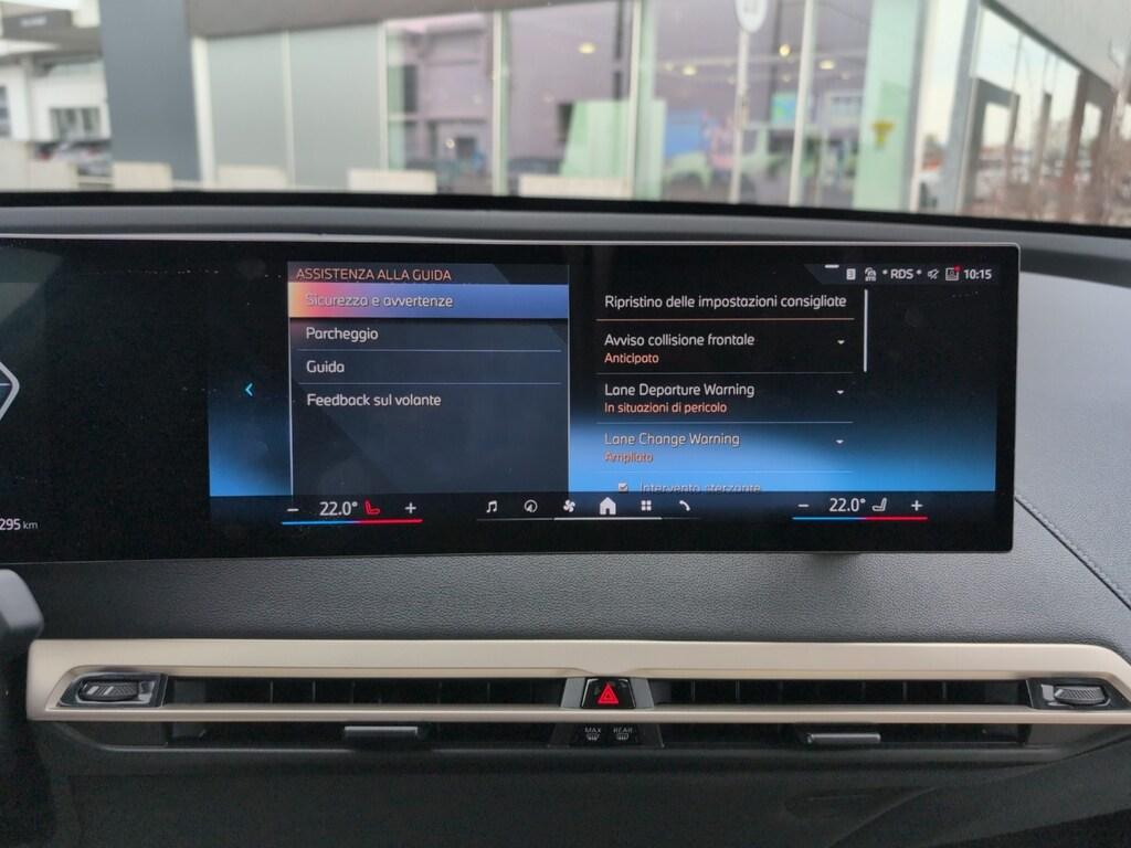 BMW iX xdrive40 pacchetto sportivo