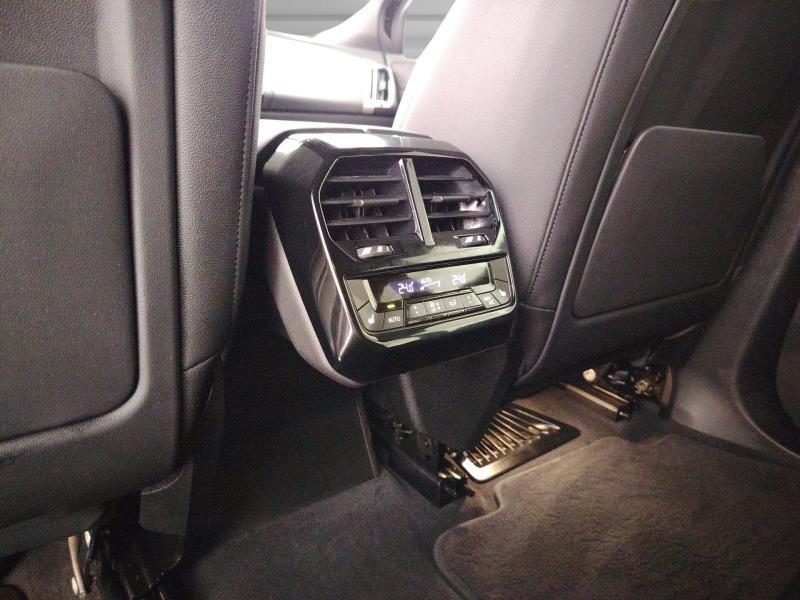 BMW iX xdrive50 pacchetto sportivo