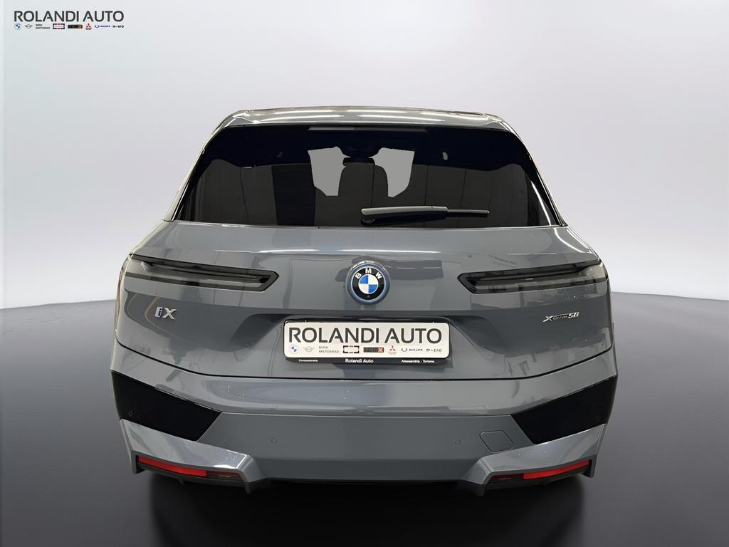 BMW iX xdrive50 pacchetto sportivo