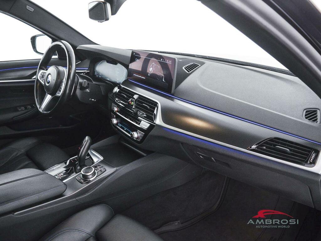 BMW Serie 5 530d Touring mhev 48V xdrive Msport auto
