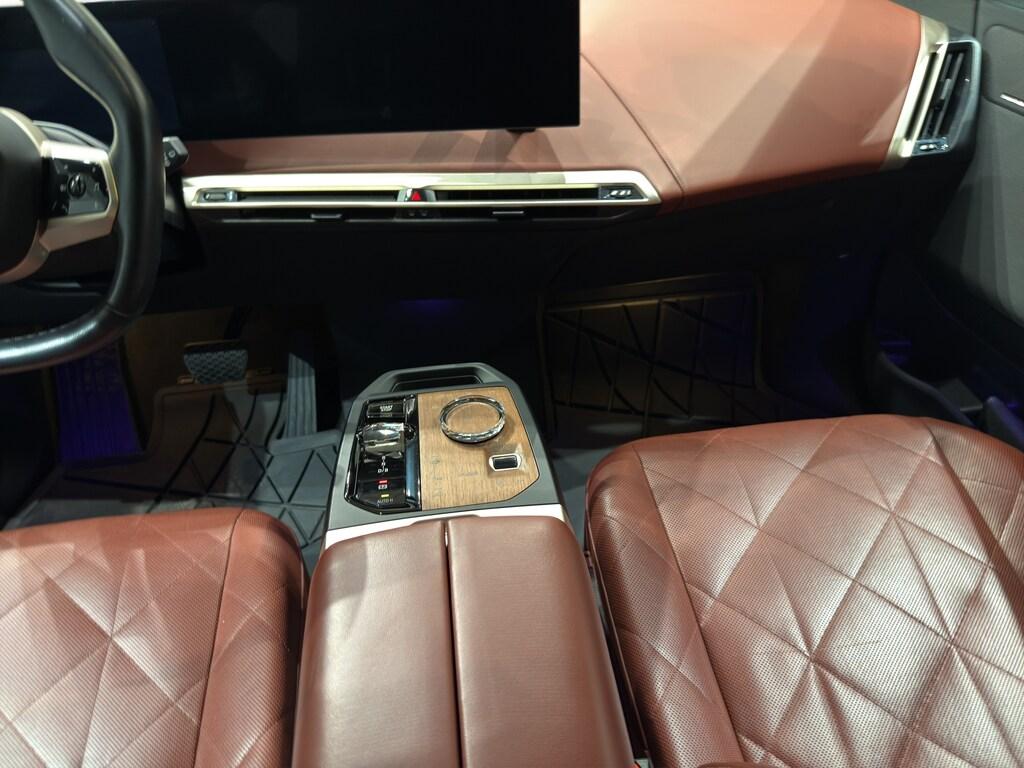 BMW iX xdrive50 pacchetto sportivo