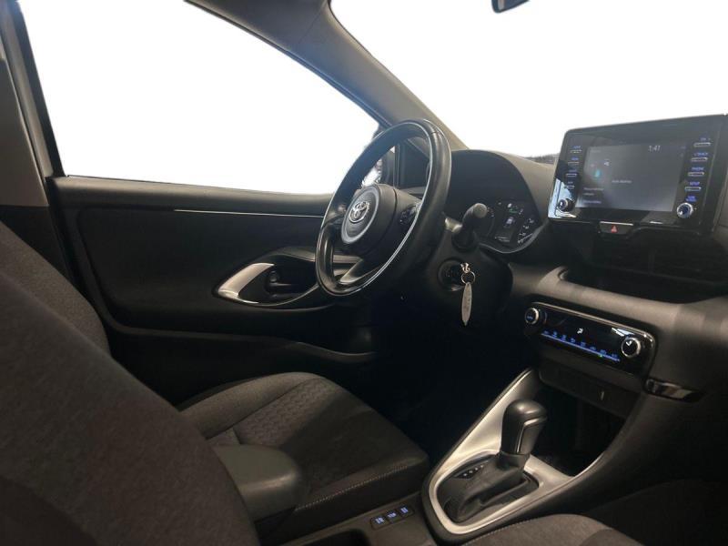 Toyota Yaris 1.5 hybrid Business