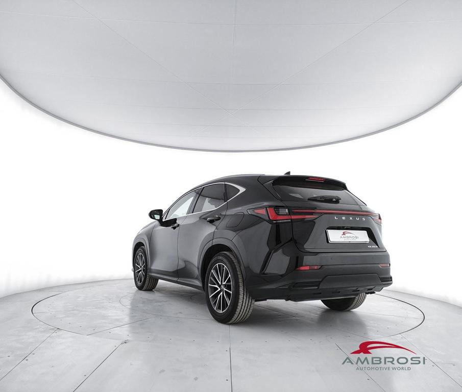 Lexus NX 2.5 hybrid Luxury 4wd e-cvt