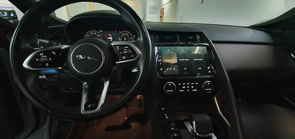 Jaguar E-Pace 2.0 D204 R-Dynamic SE awd auto