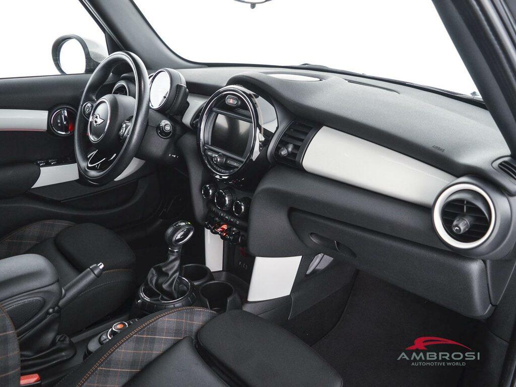 Mini Cooper D 1.5 D Cooper D Seven Auto