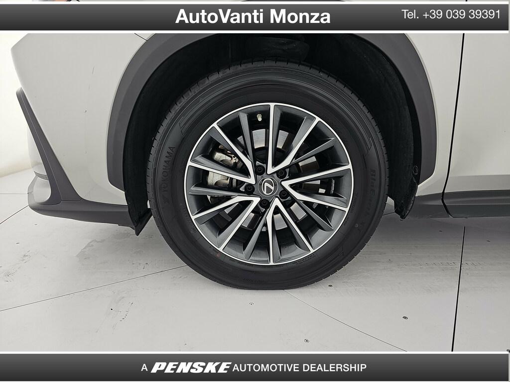 Lexus NX 2.5 plug-in Premium 4wd e-cvt