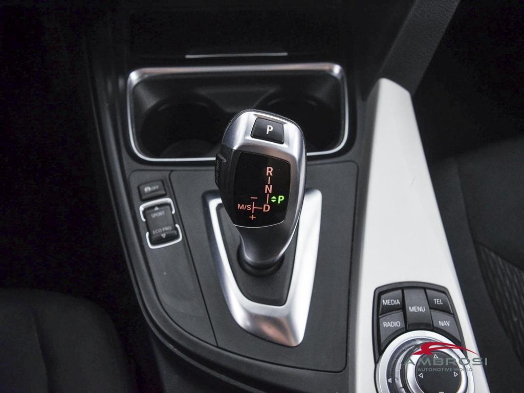 BMW Serie 3 318d Touring Business auto