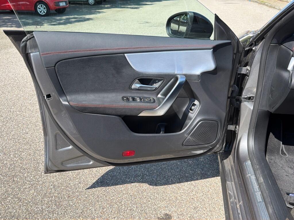 Mercedes CLA 200 d Premium auto