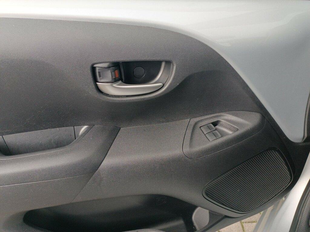 Toyota Aygo 5p 1.0 x-play 72cv