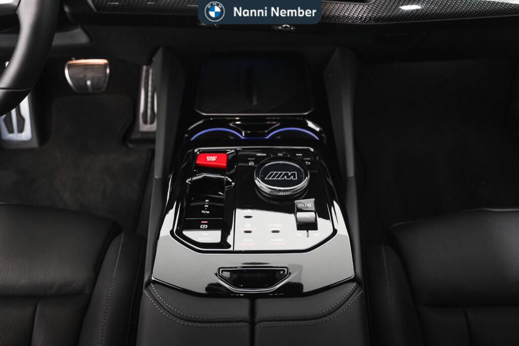 BMW M5 4.4 727cv auto