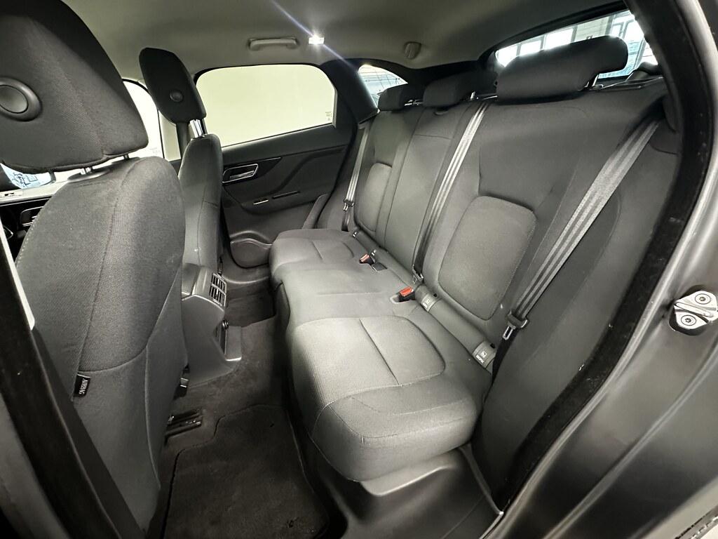 Jaguar F-Pace 2.0d i4 Pure awd 180cv auto my18